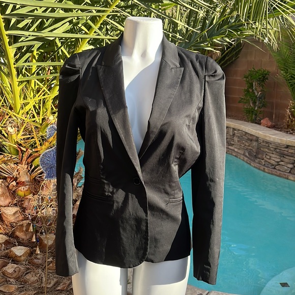 H&M Jackets & Blazers - - H&M Black Cropped Blazer